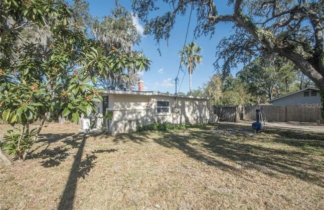 Photo - 9541 Round Lk Dr House