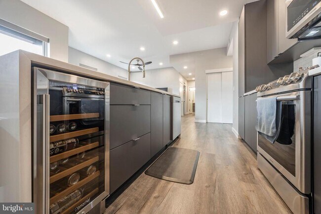 Photo - 1501 N 31st St Unit PH3