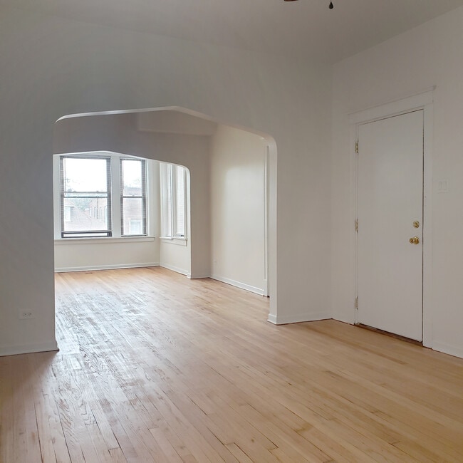 Photo - 5435 S Hermitage Ave Unit 2