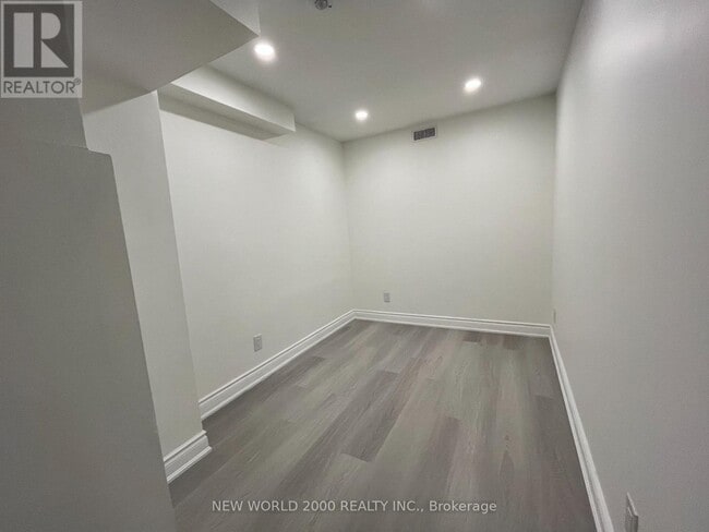 Photo - 4718 Centretown Way