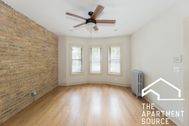 Photo - 4602 N Winchester Ave Unidad 1E