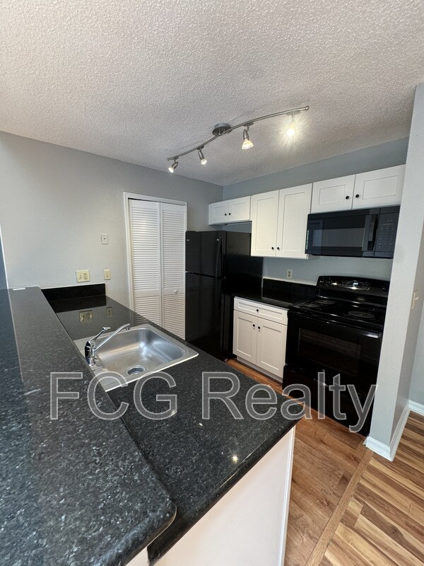 Photo - 6010 Westgate Dr Unit Apt 304
