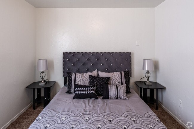 Bradford Square Apartments