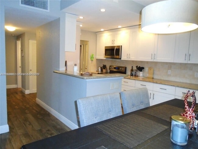 Photo - 400 N Riverside Dr Unit 104