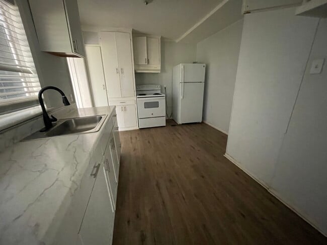 Photo - 1722 Dixie Dr