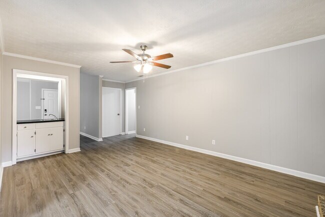 4392 Hardwood Cir SW