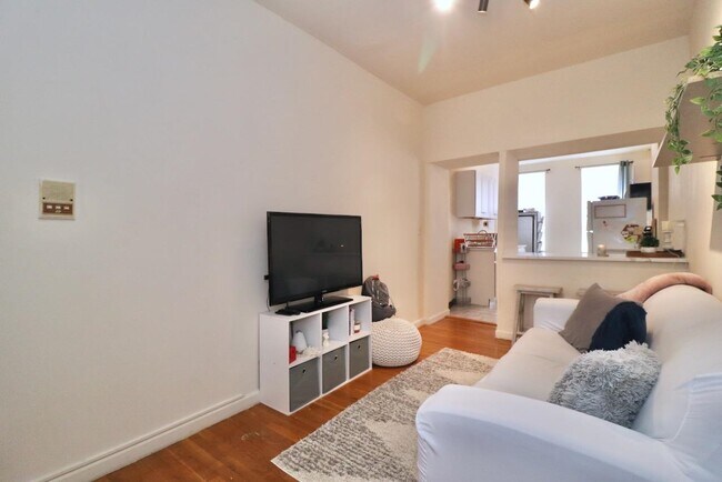Photo - 510 Adams St Unidad 2R