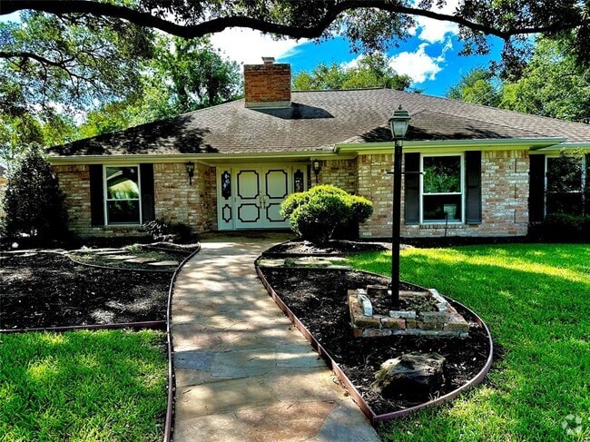 Building Photo - 3007 Broadmoor Dr Rental