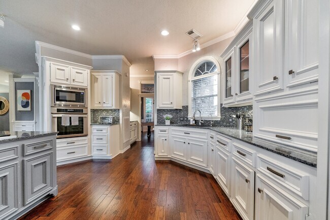 8311 Shoregrove Dr