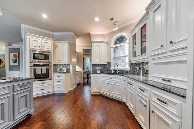 Photo - 8311 Shoregrove Dr