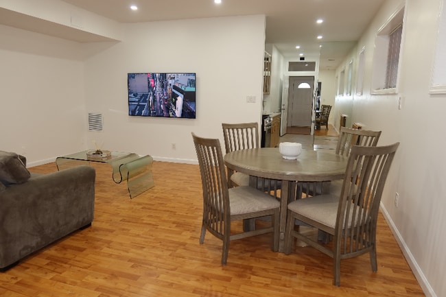 Photo - 68-43 Jay Ave Unidad 1st floor