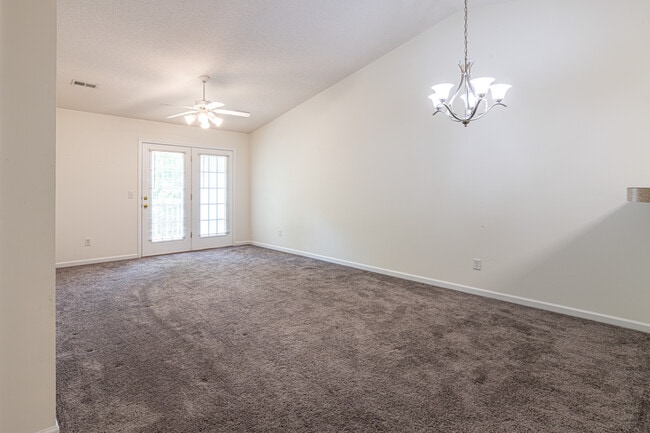 Photo - 906 Mercer Dr