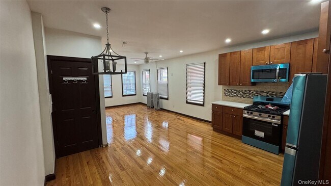 Photo - 686 E 98th St Unit 2