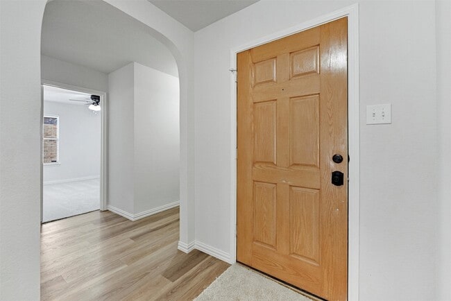 Photo - 545 Winbridge Ln