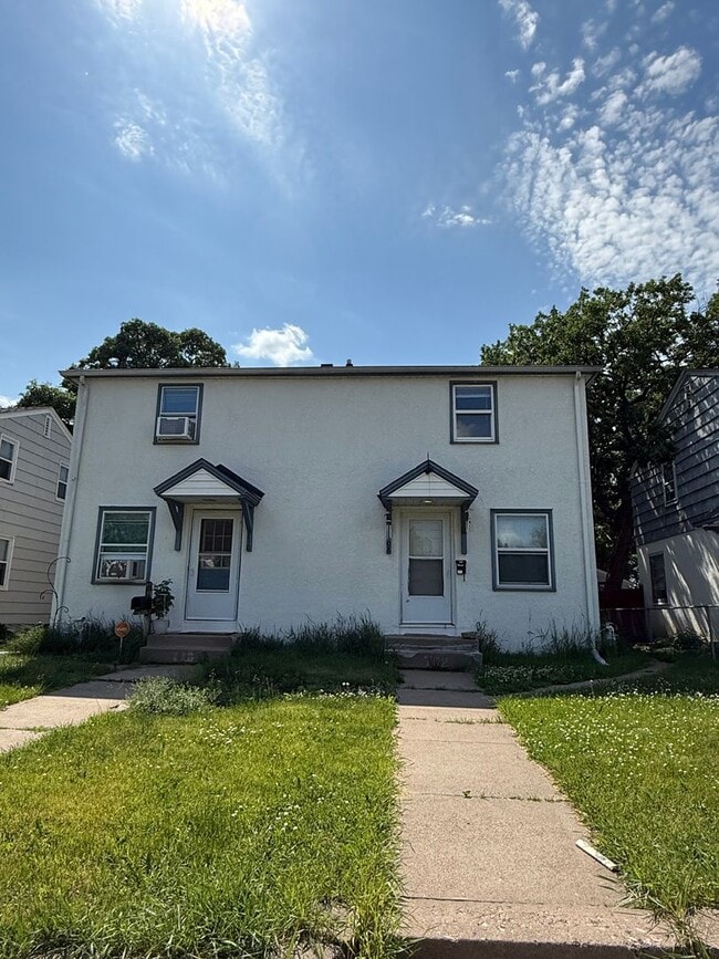 Building Photo - 708-710 1st Ave S Unit 708