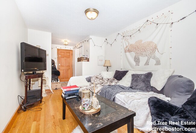 Photo - 39 Charles St