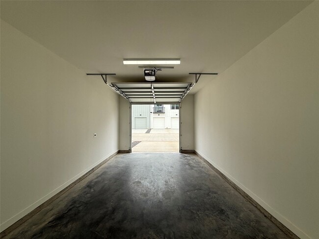 Photo - 1941 Sawdust Rd