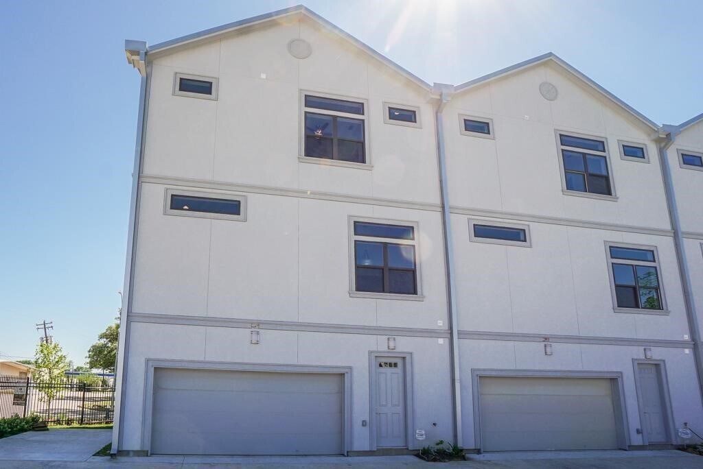 Photo - 3351 Kilgore St