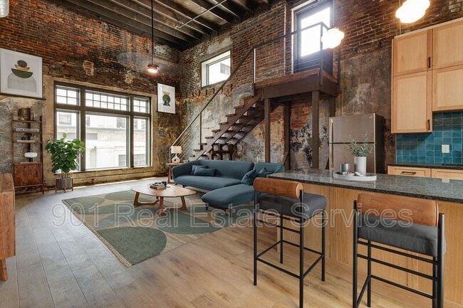 Building Photo - 124 Monroe Ave Unit #201