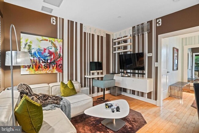 Building Photo - 5201 B Wisconsin Ave Unit 105 Rental