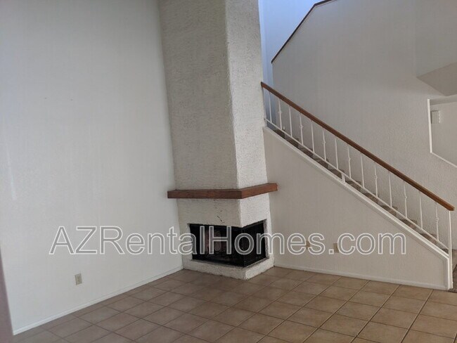 Photo - 819 N College Ave Unidad #I-124