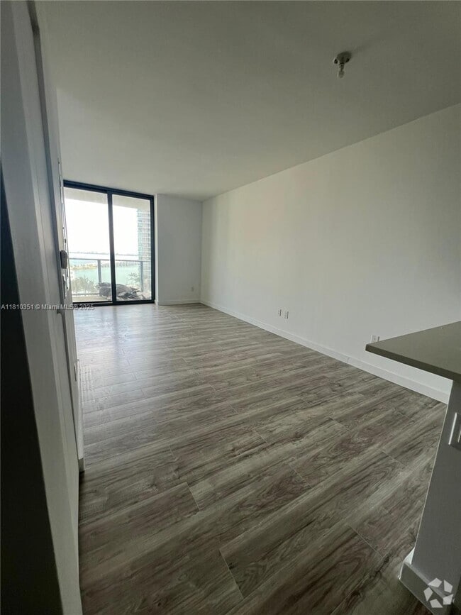Building Photo - 501 NE 31st St Unit 1402 Rental
