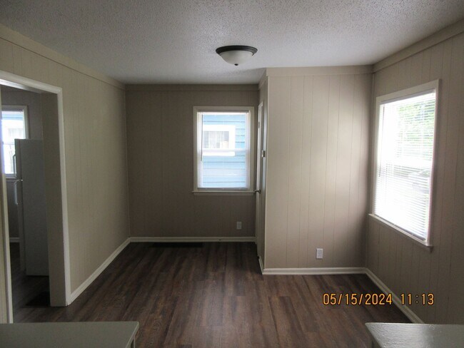 Photo - 2501 Oakridge Rd