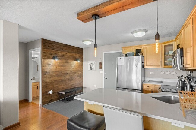 Photo - 909 Logan St
