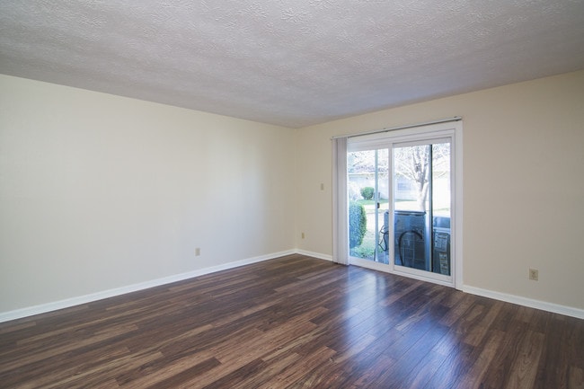 Photo - 1536 Coombs Dr