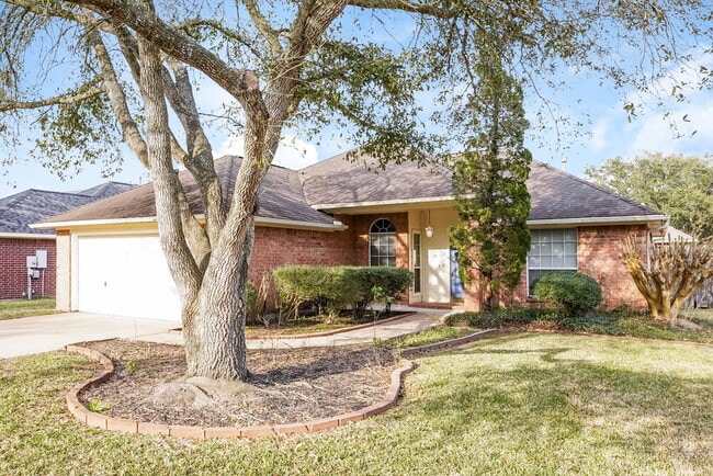 Photo - 814 Courtside Dr W