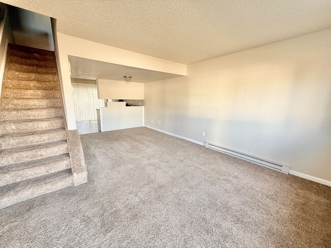 Photo - 49 Royal Crest Dr Unit B