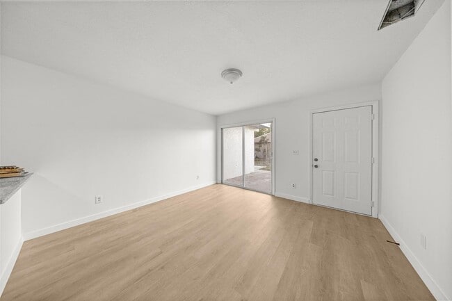 Photo - 2931 SE 52nd Ave