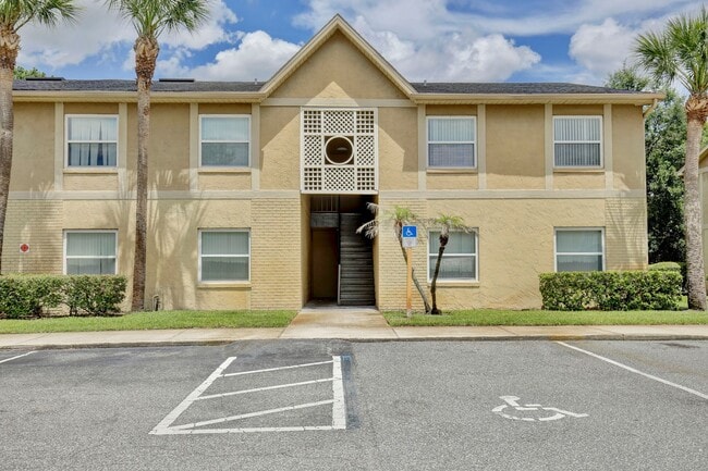 Building Photo - Spacious 2/2 Condo in Hawthorne Village - Orlando! Available Now!