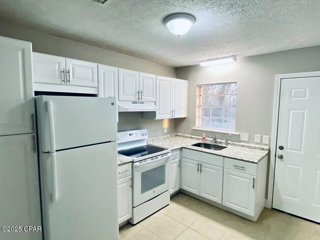 Photo - 1925 W 27th St