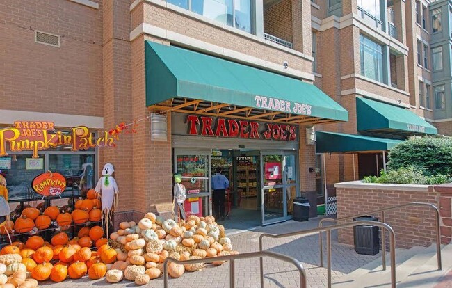 Photo - 1111 25th St NW Unit 812