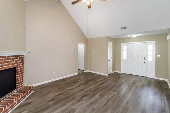 Photo - 7091 Ireland Dr