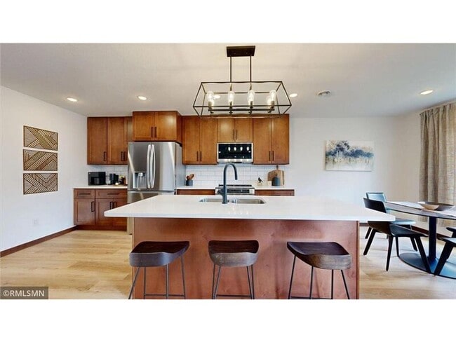 Photo - 18001 Walnut Circle