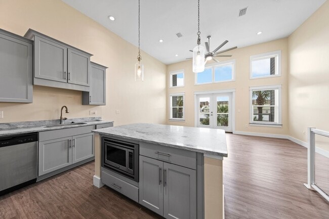 Photo - Luxury 3 Bedroom Townhouse on Okaloosa Island!