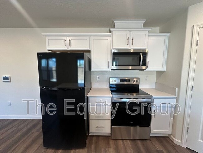 Photo - 1900 N Oaks St