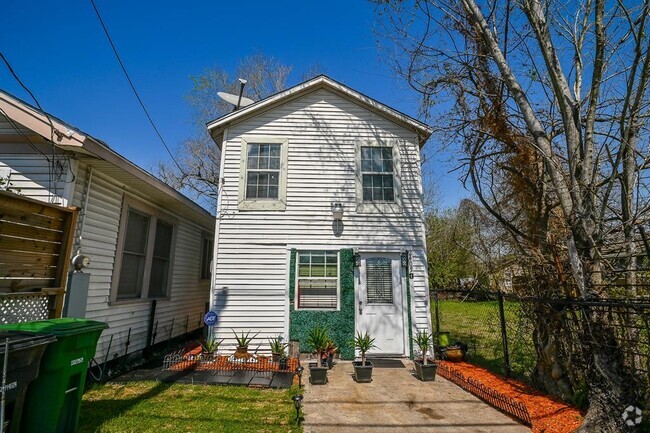 Building Photo - 2405 Alabama St Unit C Rental