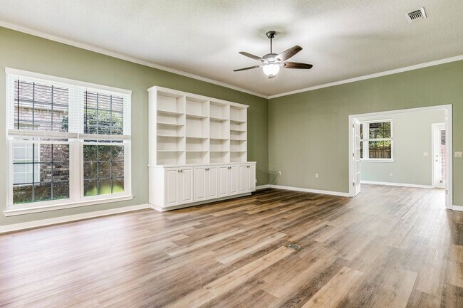 Photo - Great Home in the Tiger Point community of Champions Green!