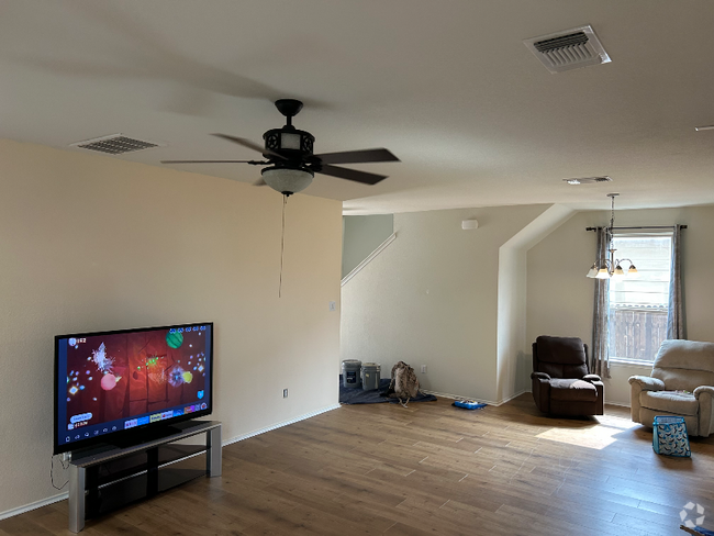 Building Photo - 280 La Dera Dr Rental