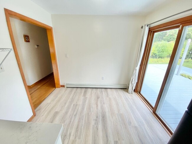 Photo - 3 Bedroom House South End Neighborhood Burlington Available in September !