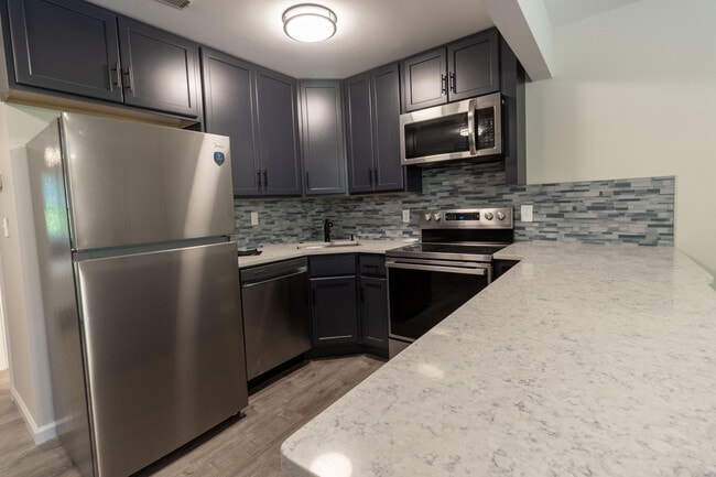 Photo - 801 N Ann St Unit 4