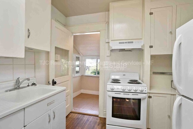 Photo - 472 S Lincoln St