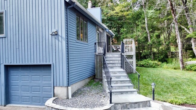 Photo - 421 E Hyerdale Dr