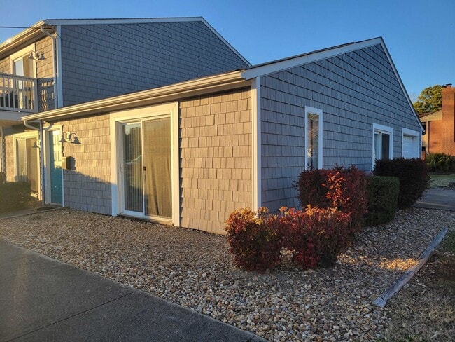 Photo - 1100 Indian Rd