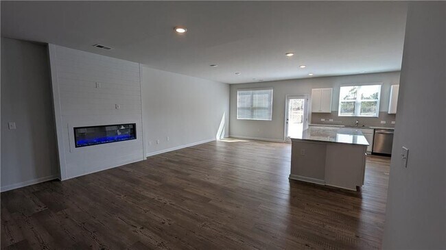 Photo - 840 Point Place Drive