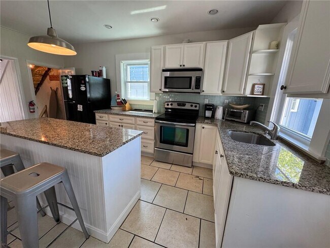 Photo - 20 Narragansett Ave