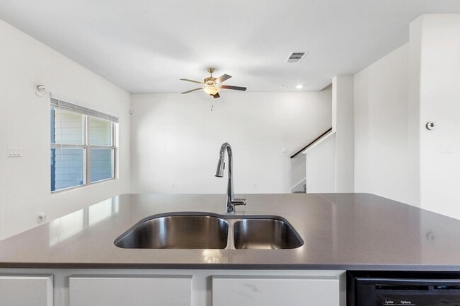 Photo - 189 Andross Ln